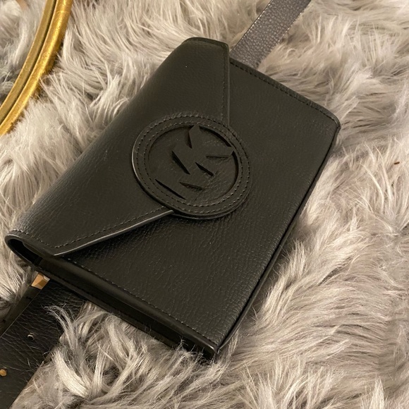 MICHAEL KORS ADJUSTABLE WAIST BAG (NEW) - Picture 6 of 6